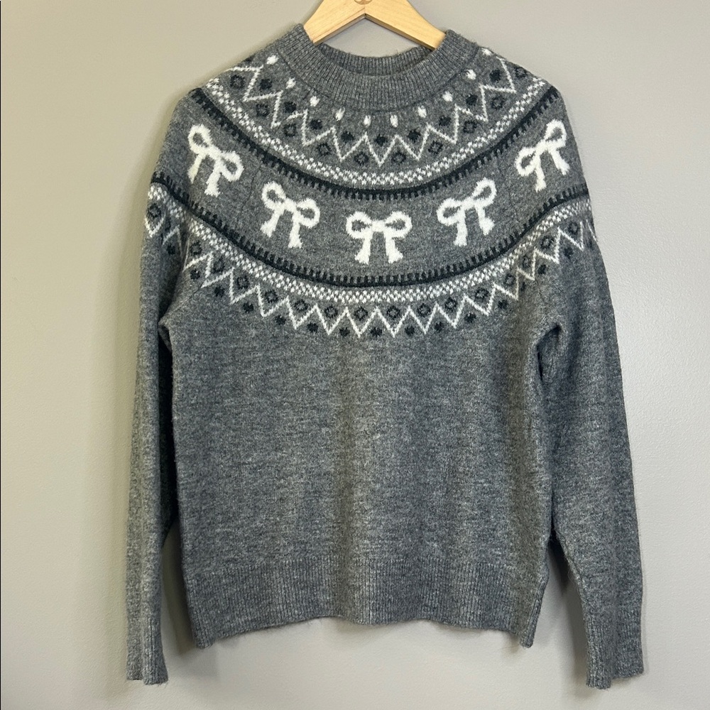 H&M Jacquard Knit Gray Melange Bows Sweater Size Medium‎ Fair Isle
